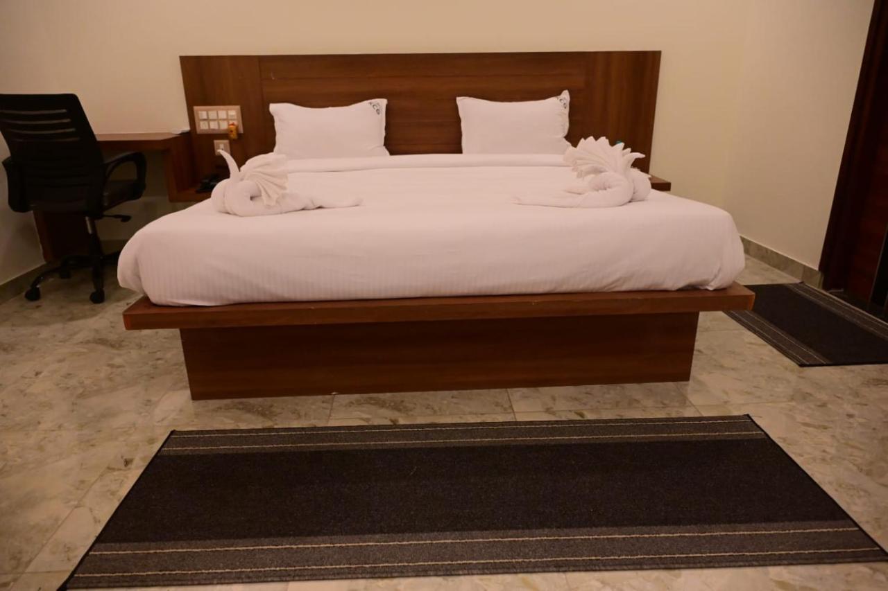 Kcg Residency Hotel Mysore Bagian luar foto
