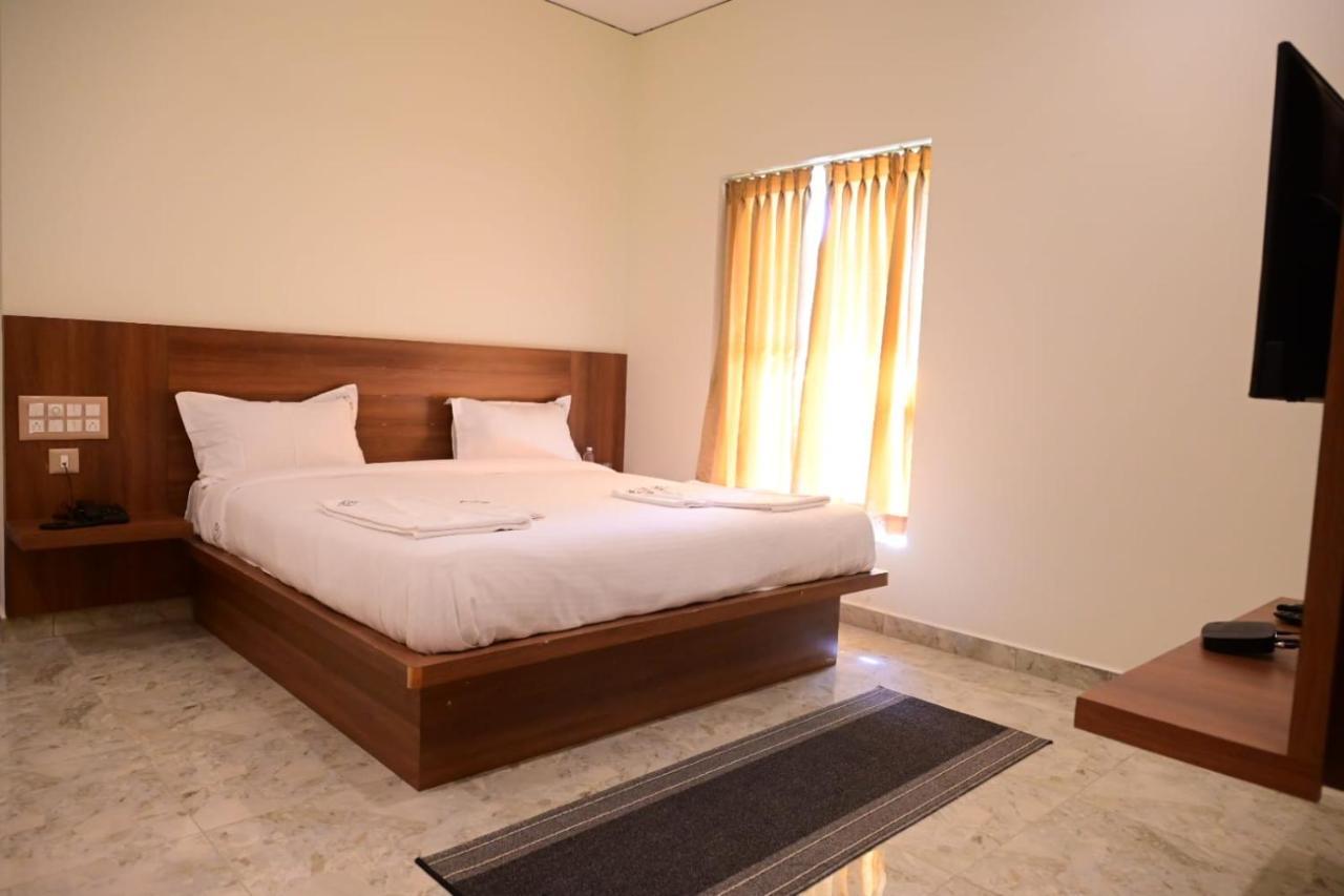 Kcg Residency Hotel Mysore Bagian luar foto