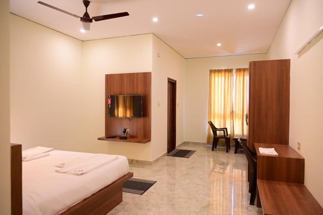 Kcg Residency Hotel Mysore Bagian luar foto