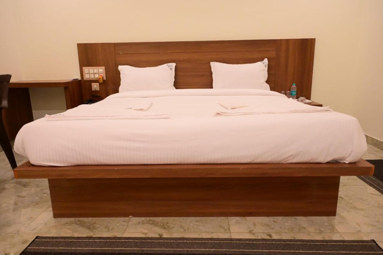 Kcg Residency Hotel Mysore Bagian luar foto
