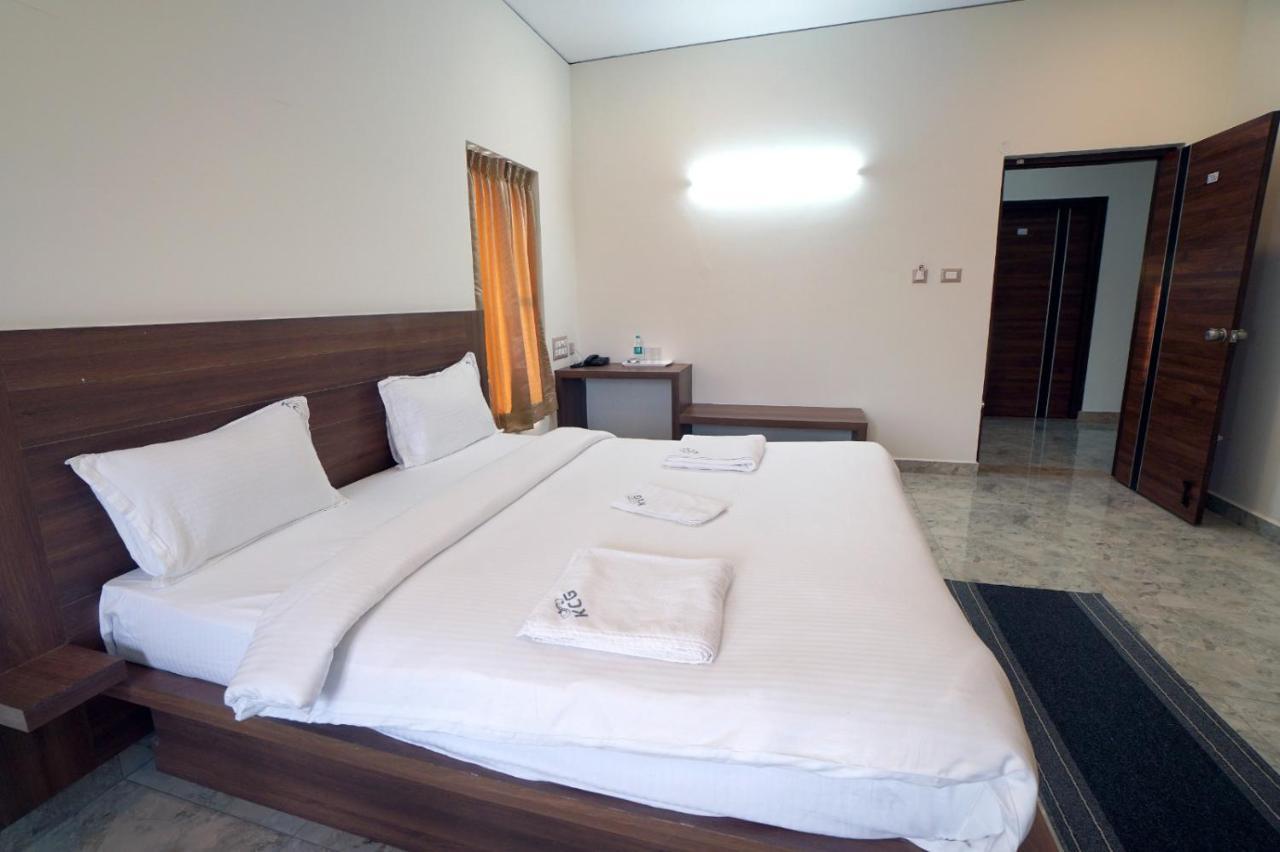 Kcg Residency Hotel Mysore Bagian luar foto
