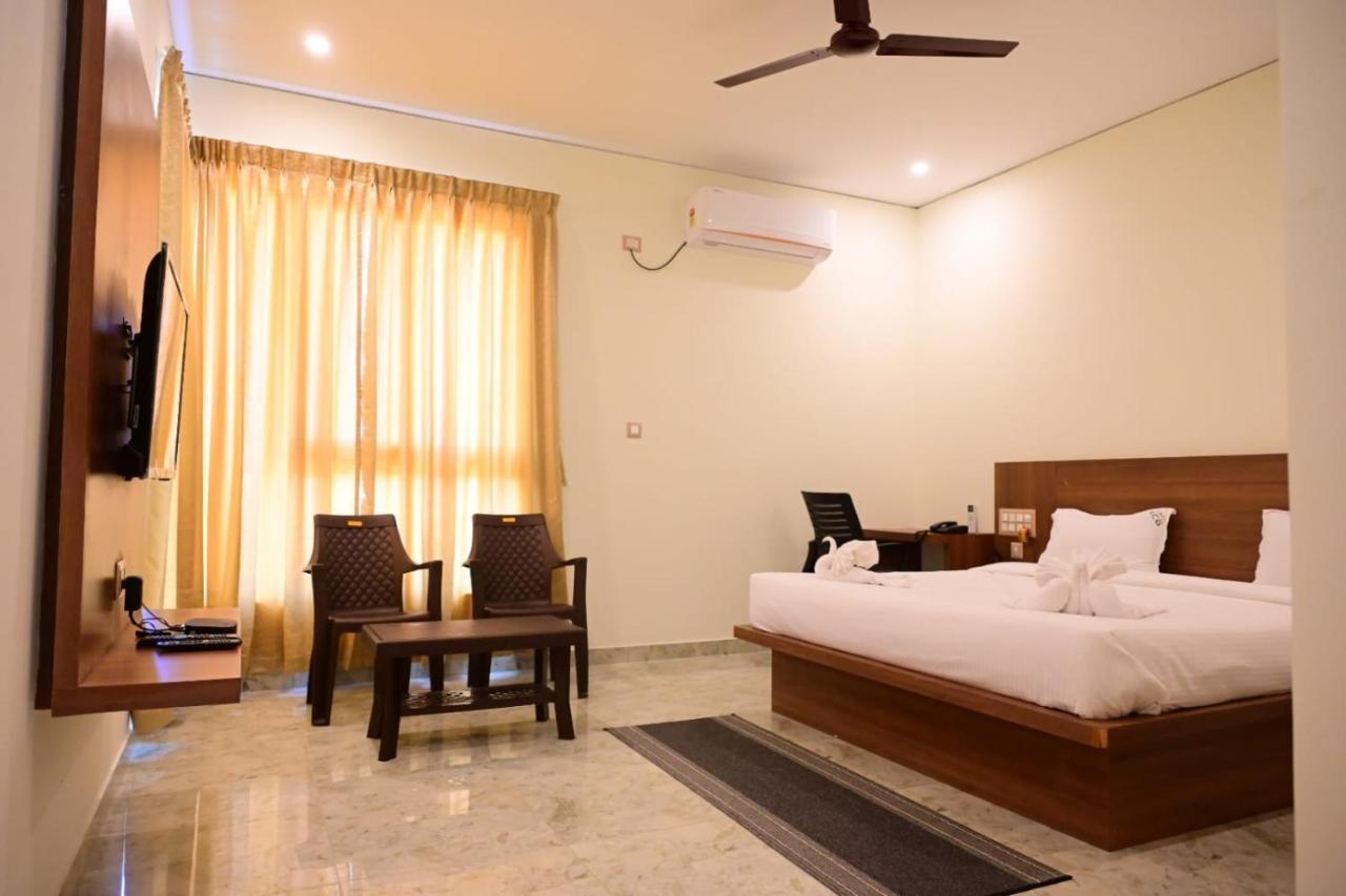 Kcg Residency Hotel Mysore Bagian luar foto