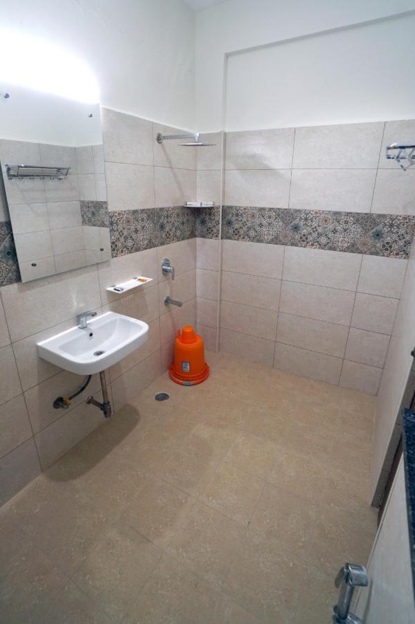 Kcg Residency Hotel Mysore Bagian luar foto