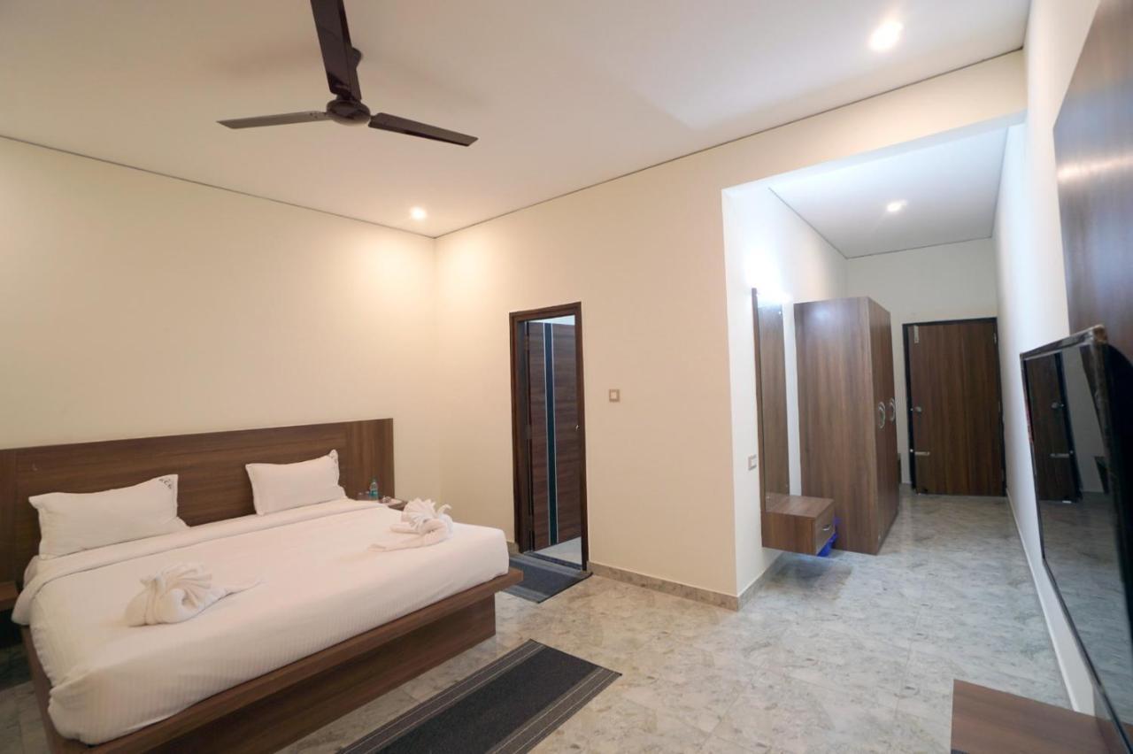 Kcg Residency Hotel Mysore Bagian luar foto
