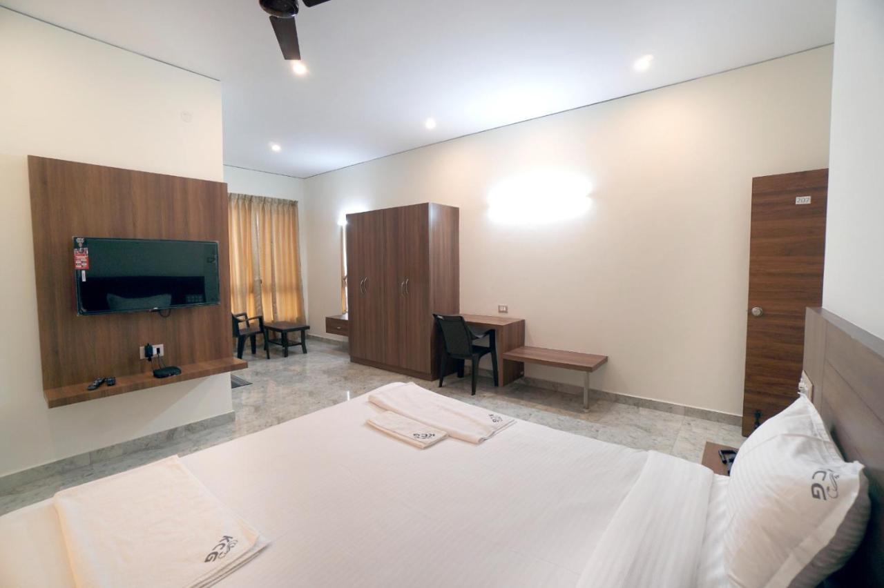 Kcg Residency Hotel Mysore Bagian luar foto