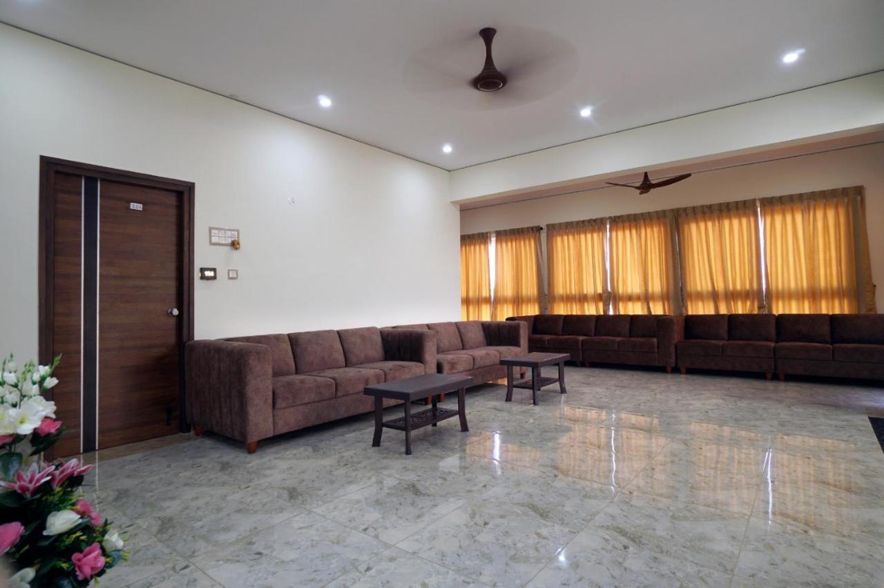 Kcg Residency Hotel Mysore Bagian luar foto