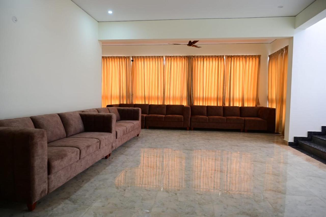 Kcg Residency Hotel Mysore Bagian luar foto