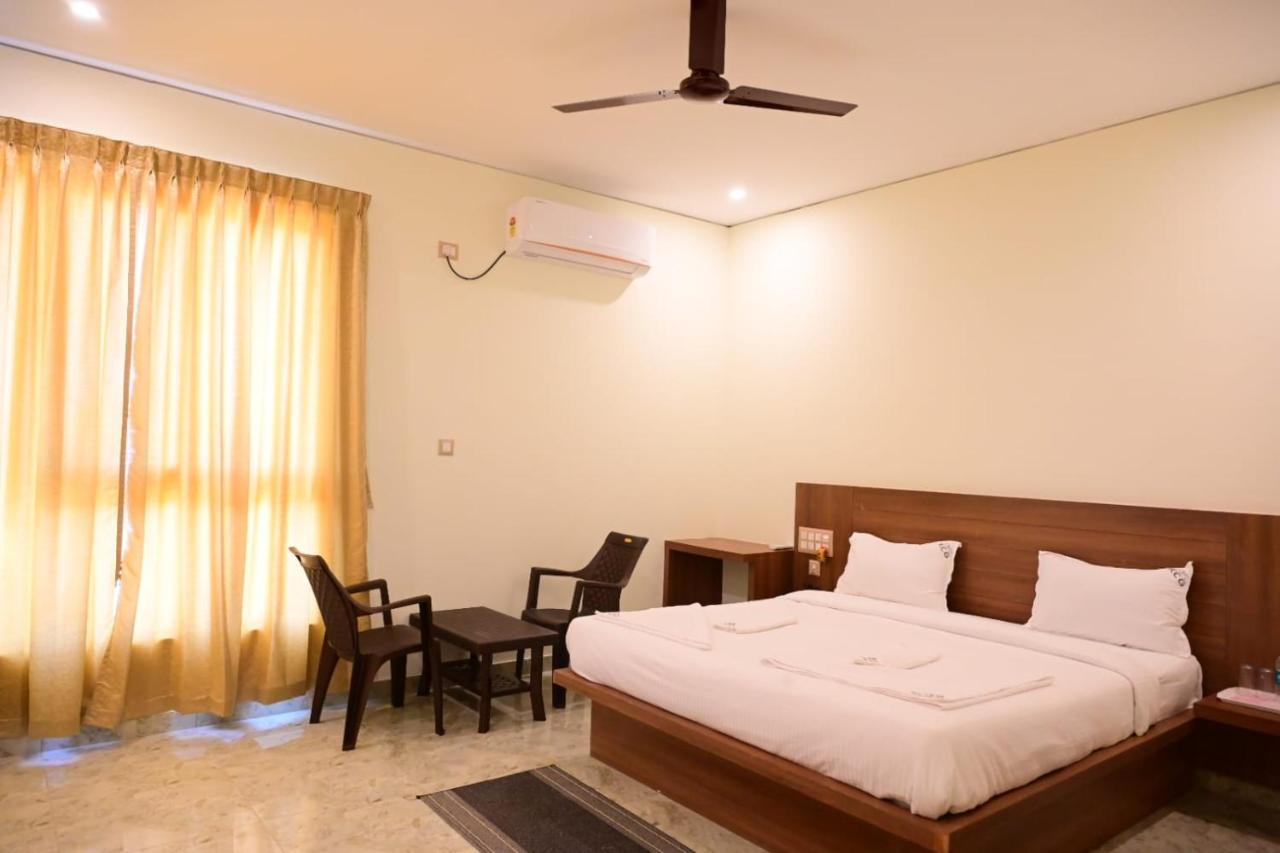 Kcg Residency Hotel Mysore Bagian luar foto