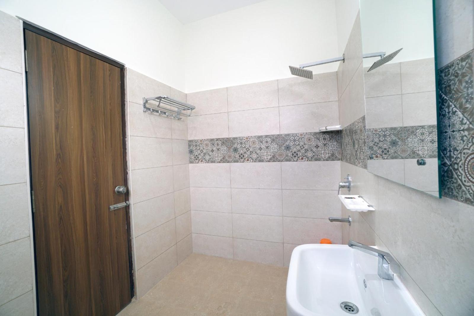Kcg Residency Hotel Mysore Bagian luar foto